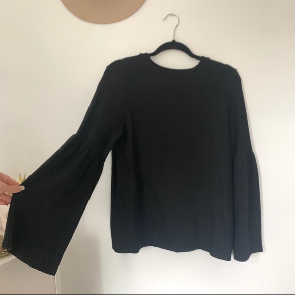 Zara Sweaters - Bell sleeved black sweater top